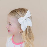 Medium Alligator Clip Bow in Cloud