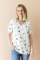 Women's Oversized V-Neck Tee in Grogu™