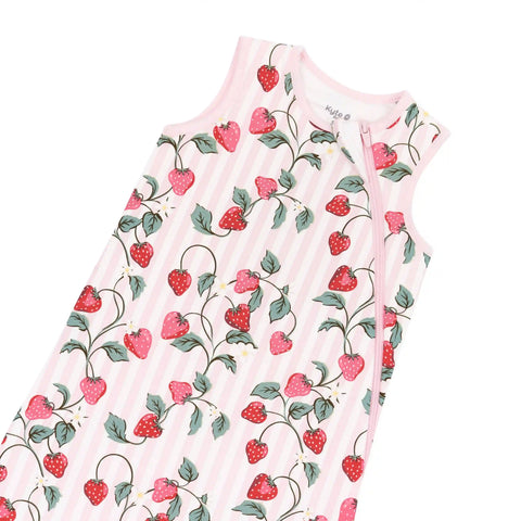 Sleep Bag in Strawberry Fields 1.0