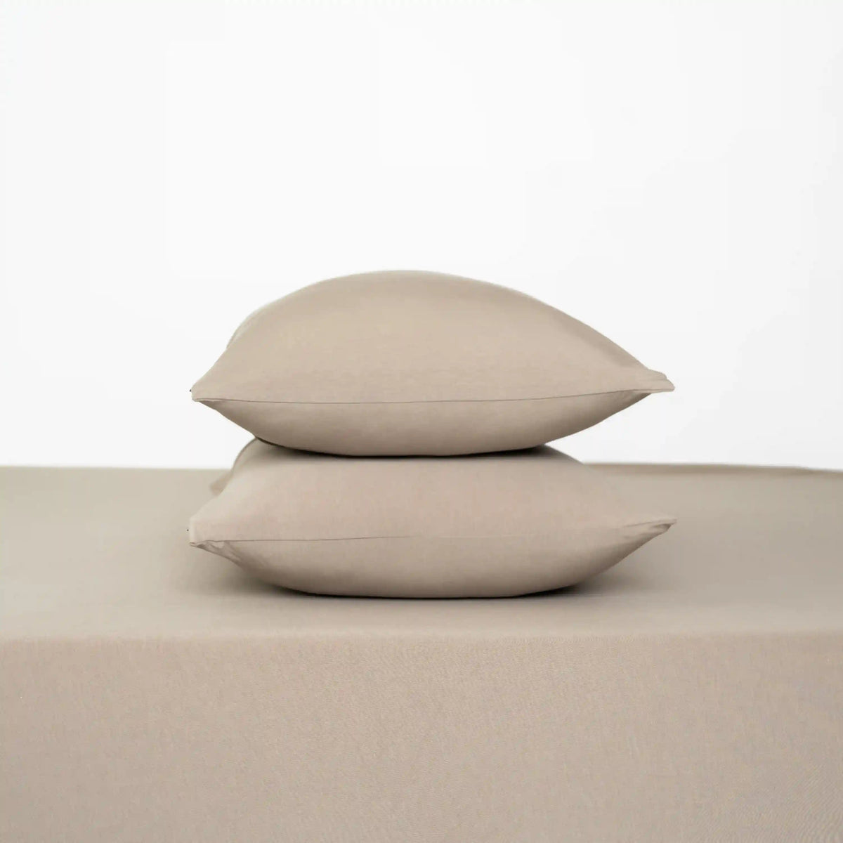 Fitted Sheet with Pillowcases in Almond
