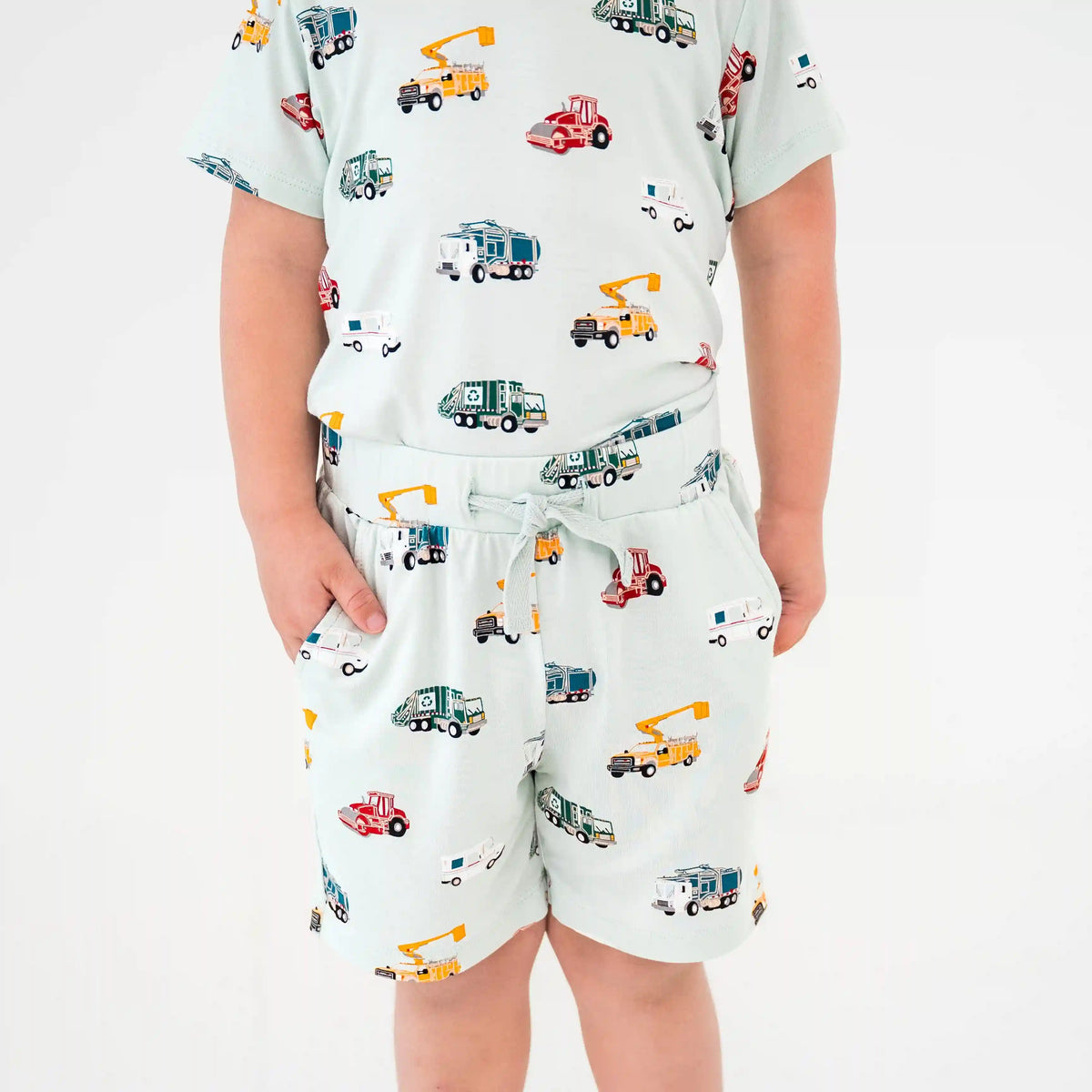 Drawstring Short in City Vehicles