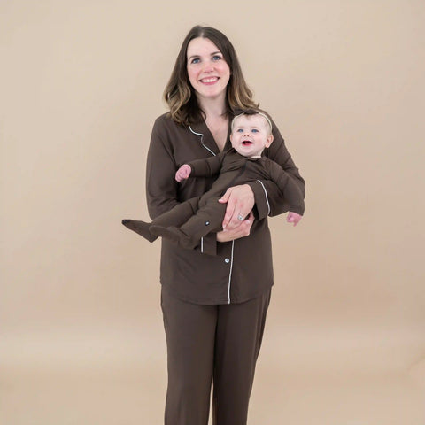 Long-Sleeved Women's Pajama Set in Espresso with Cloud Trim