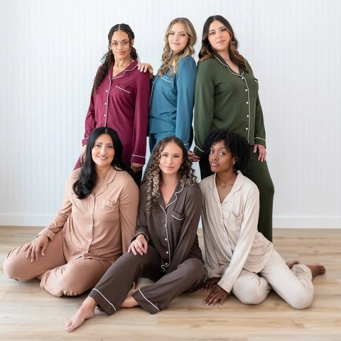 Long-Sleeved Women's Pajama Set in Espresso with Cloud Trim