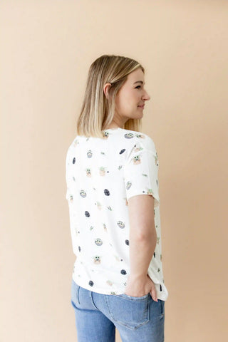 Women's Oversized V-Neck Tee in Grogu™