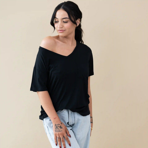 Women's Oversized V-Neck Tee in Midnight