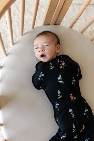 Swaddle Bag in Midnight Wildflower 0.5