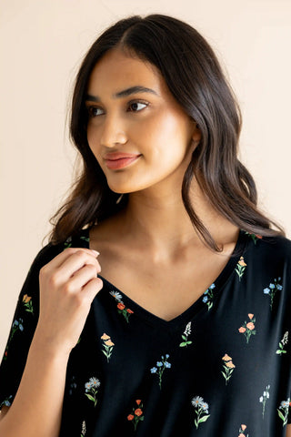 Women's Oversized V-Neck Tee in Midnight Wildflower