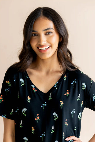 Women's Oversized V-Neck Tee in Midnight Wildflower