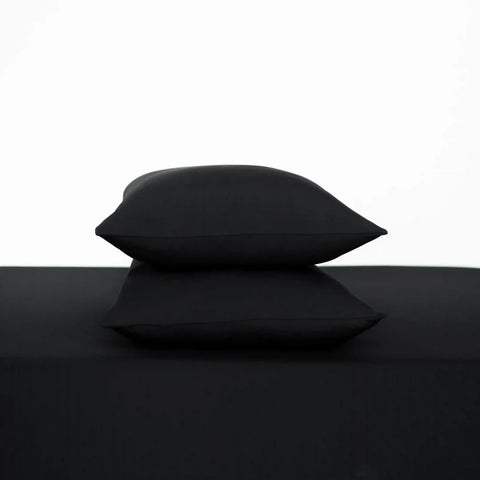 Fitted Sheet with Pillowcases in Midnight
