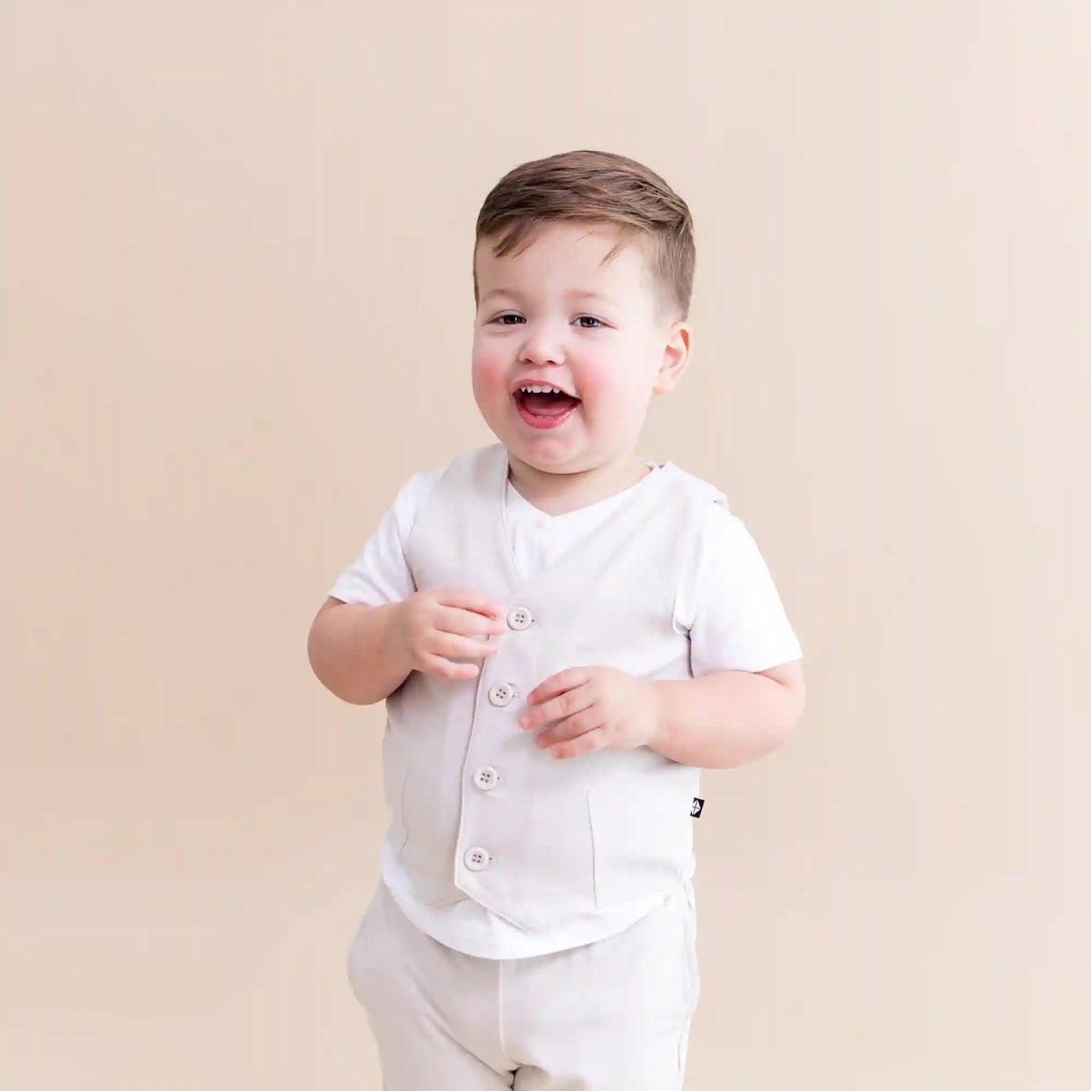 Tuxedo Vest in Oat