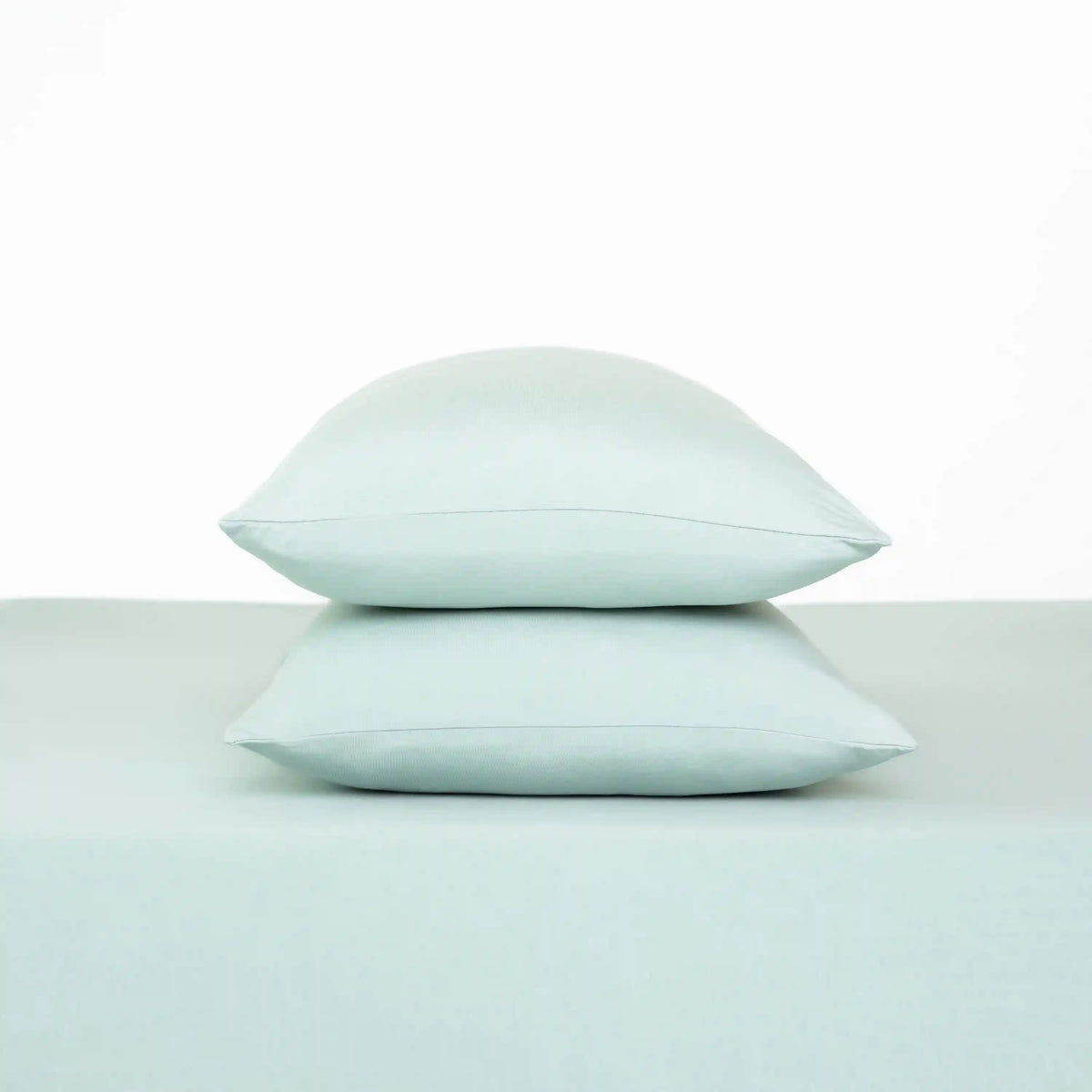 Fitted Sheet with Pillowcases in Sage