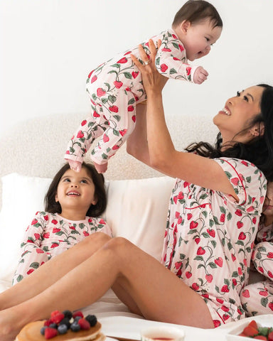 Women's Short Sleeve Pajama Set in Strawberry Fields