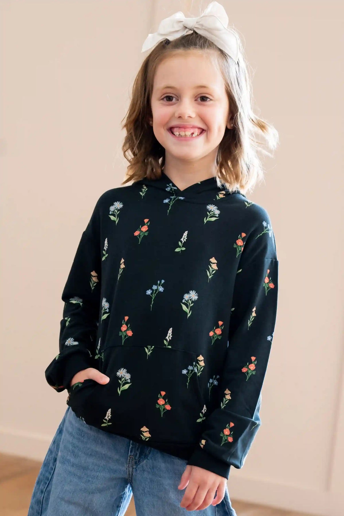 Hoodie in Midnight Wildflower
