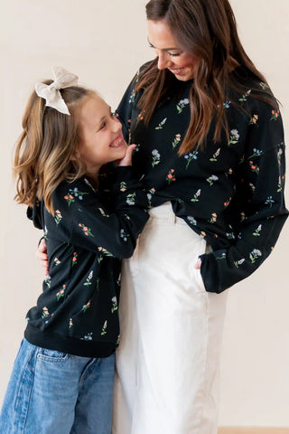 Hoodie in Midnight Wildflower