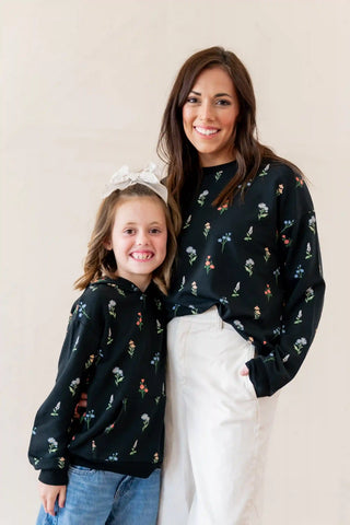 Hoodie in Midnight Wildflower