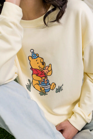 Women's Sweatshirt in Winnie the Pooh on Chamomile