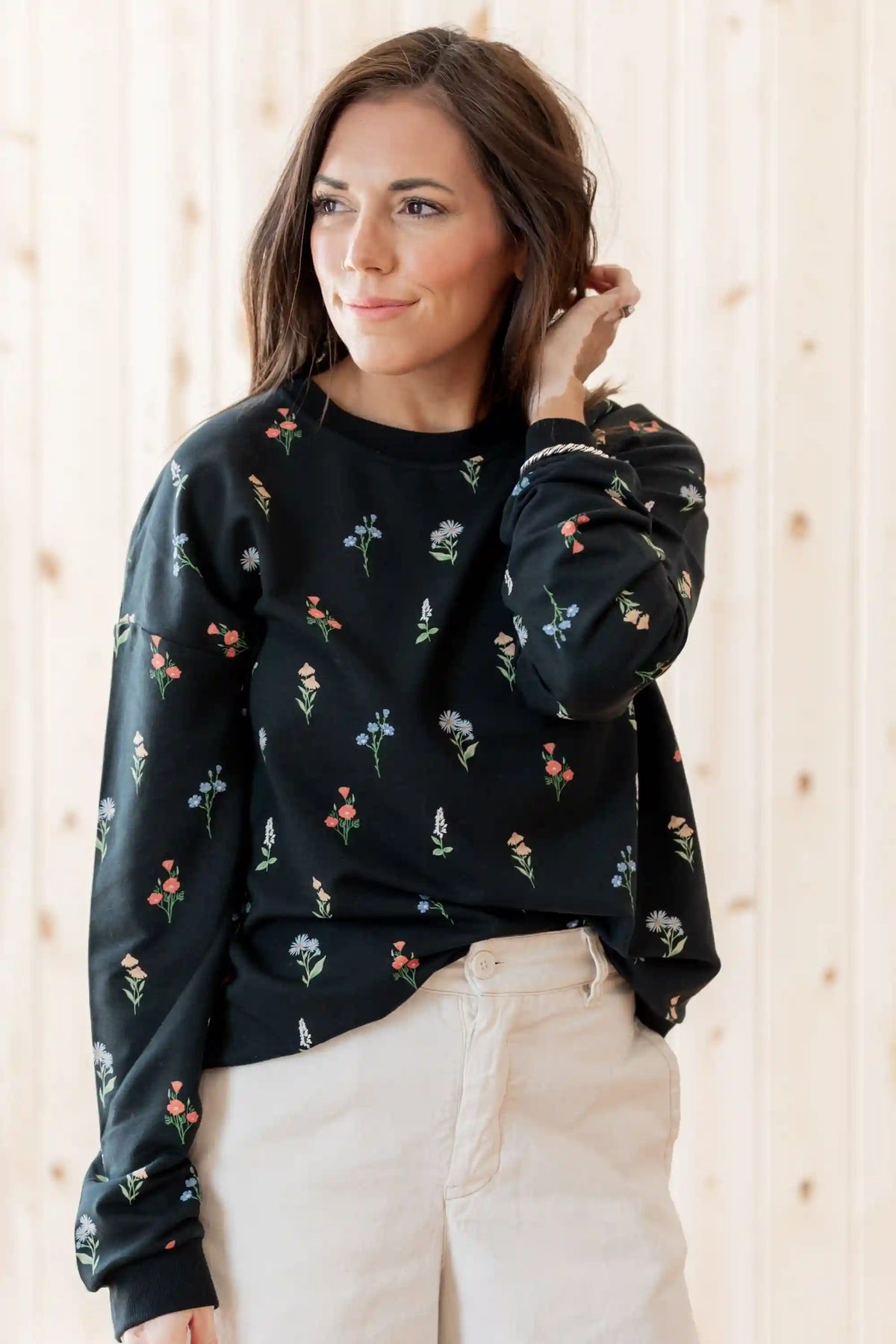 Women's Sweatshirt in Midnight Wildflower