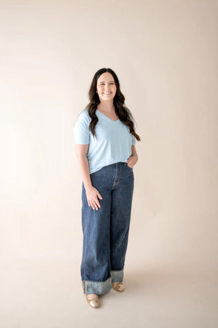 Women's Oversized V-Neck Tee in Breeze