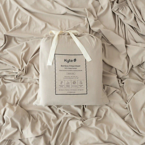 Fitted Sheet with Pillowcases in Almond