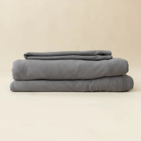 Fitted Sheet with Pillowcases in Charcoal