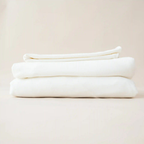 Fitted Sheet with Pillowcases in Cloud