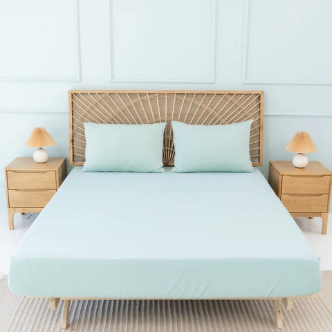 Fitted Sheet with Pillowcases in Sage
