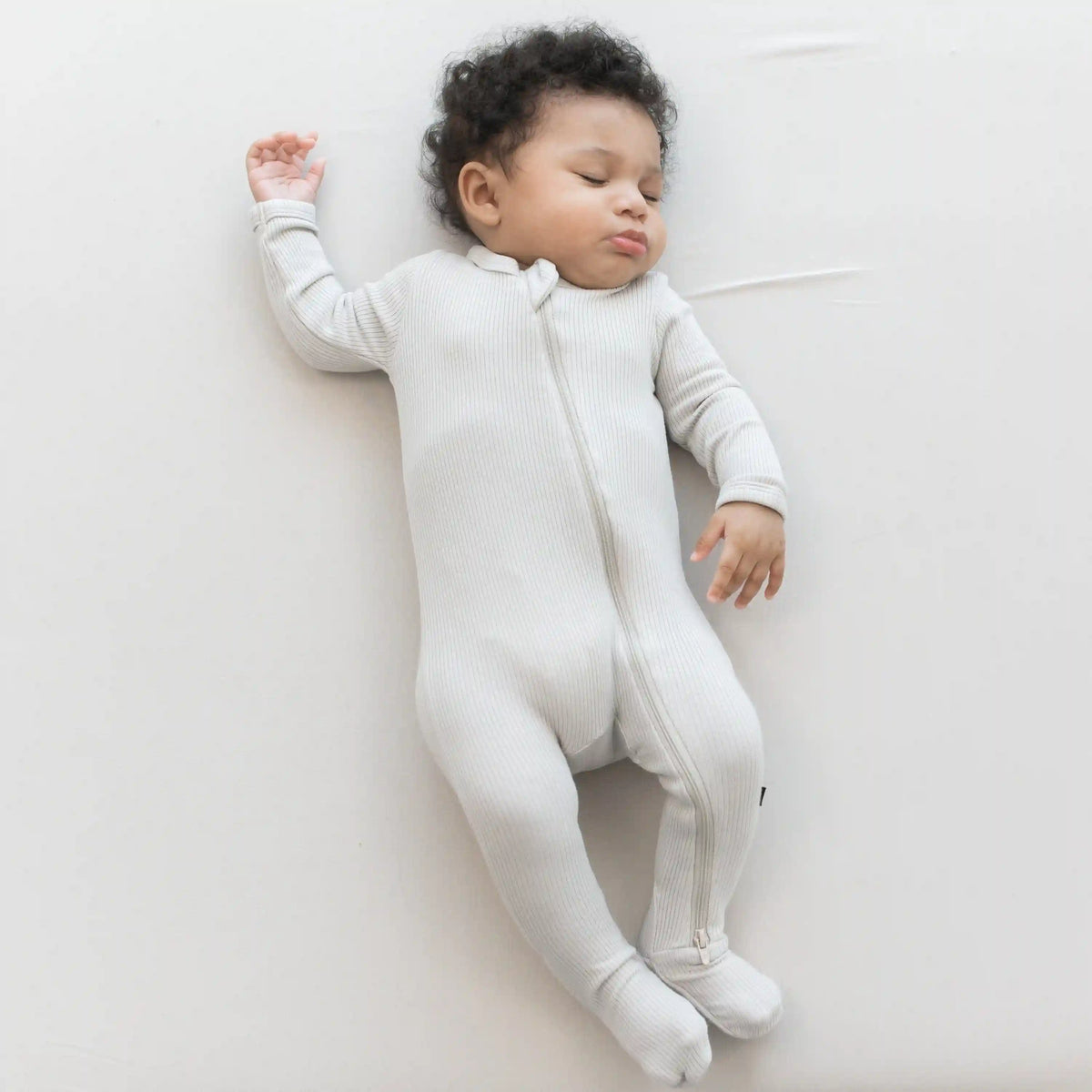 Ribbed Zipper Footie in Oat
