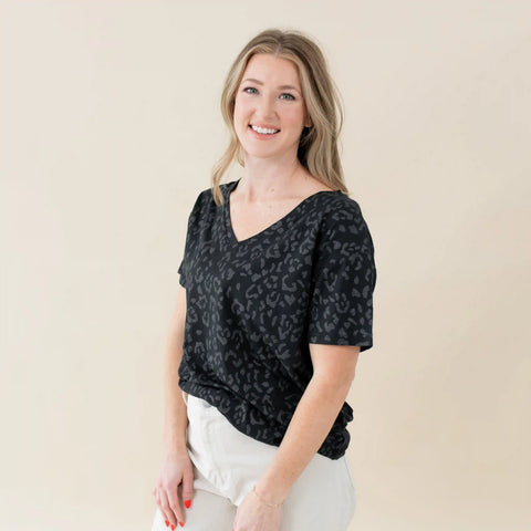 Women's Oversized V-Neck Tee in Midnight Leopard
